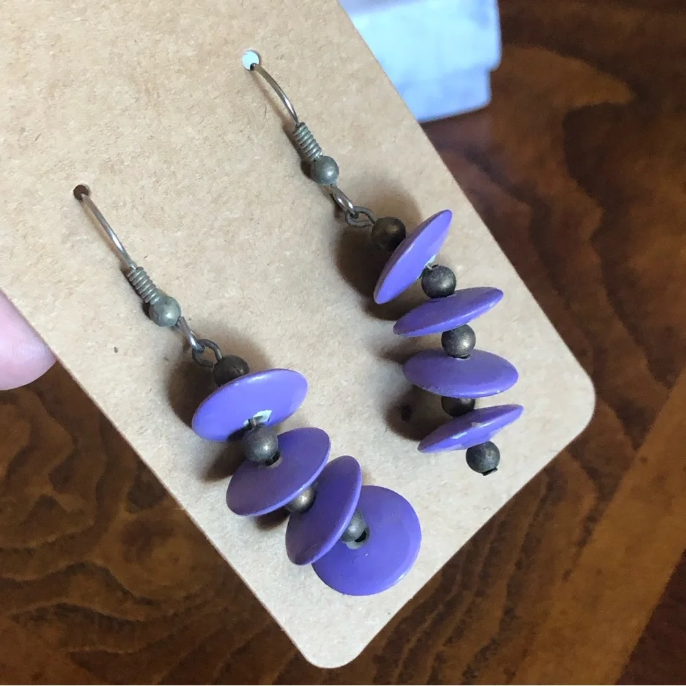 Purple beaded disc dangle earrings - Picture 2 of 3